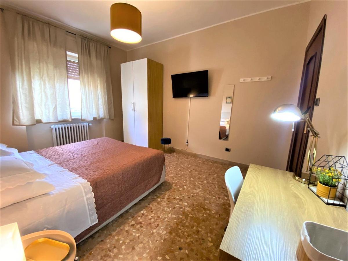Casa Viola A 900 Mt Dalla Staz. Centrale Pescara Exteriör bild