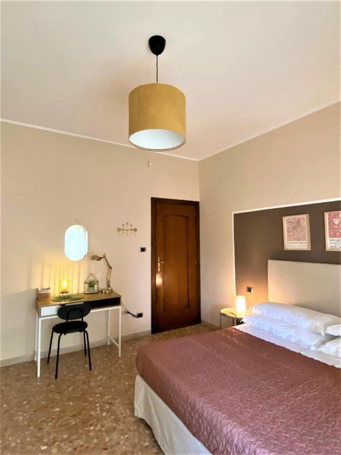 Casa Viola A 900 Mt Dalla Staz. Centrale Pescara Exteriör bild