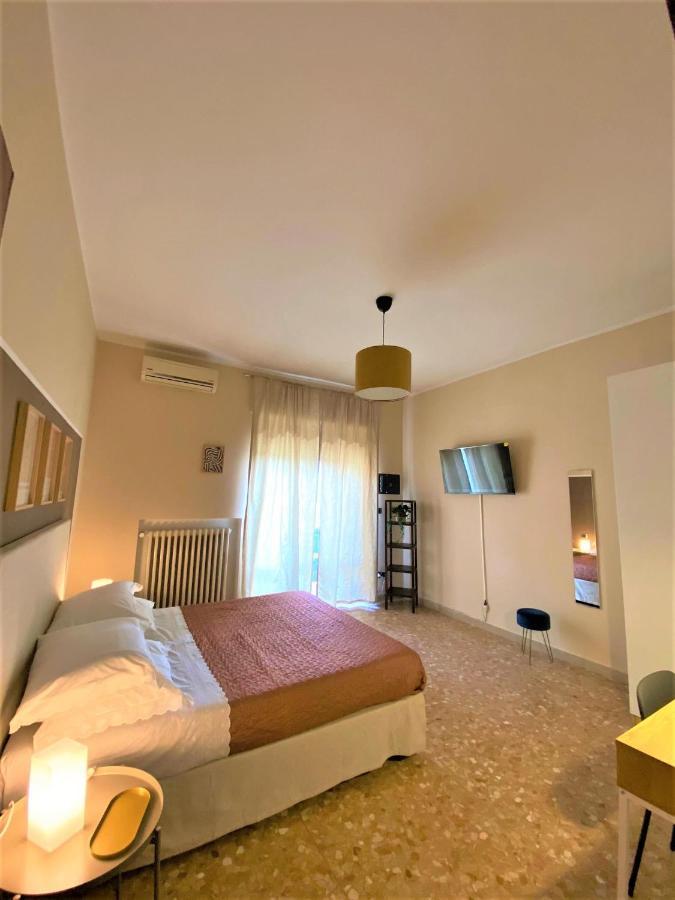 Casa Viola A 900 Mt Dalla Staz. Centrale Pescara Exteriör bild