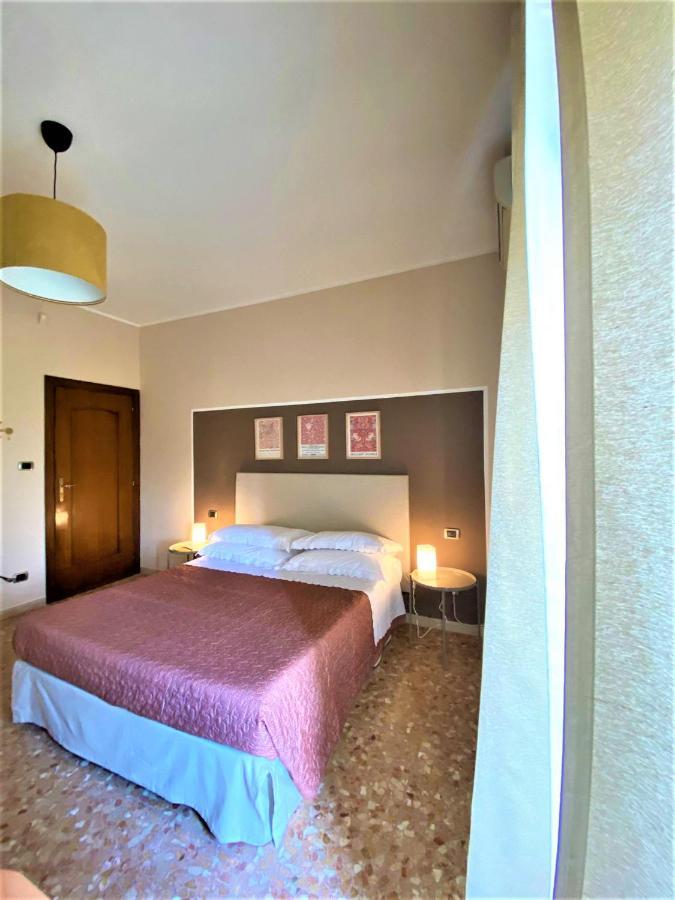 Casa Viola A 900 Mt Dalla Staz. Centrale Pescara Exteriör bild