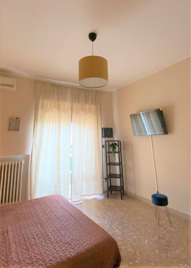 Casa Viola A 900 Mt Dalla Staz. Centrale Pescara Exteriör bild