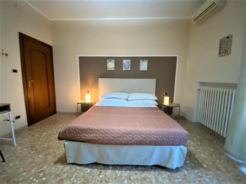 Casa Viola A 900 Mt Dalla Staz. Centrale Pescara Exteriör bild