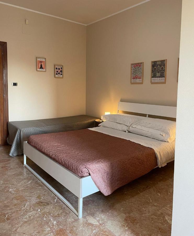 Casa Viola A 900 Mt Dalla Staz. Centrale Pescara Exteriör bild
