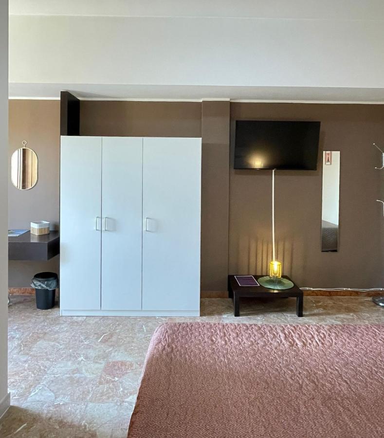 Casa Viola A 900 Mt Dalla Staz. Centrale Pescara Exteriör bild